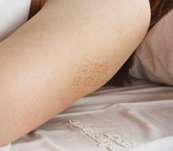 Фото Финский дизайнер предлагает "печатающее" на теле постельное белье