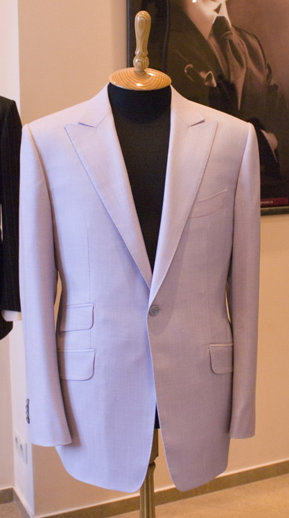 Фото студия мужского костюма пошив на заказ мужской костюм ручной работы пошив мужских сорочек