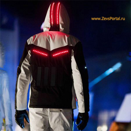 Фото дизайнер Вилли Богнер предложил использовать их в одежде не только в декоративных целях, но и с пользой для дела Фото дизайнер Вилли Богнер предложил использовать их в одежде не только в декоративных целях, но и с пользой для дела.