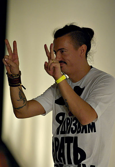 Фото Денис Симачев — новый Борат (коллекция «осень-зима 2008/09») Фото Денис Симачев — новый Борат (коллекция «осень-зима 2008/09»)