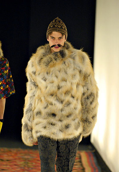 Фото Показ коллекции мужской зимней одежды Денис Симачев сезона «осень-зима 2008» Фото Показ коллекции мужской зимней одежды Денис Симачев сезона «осень-зима 2008»