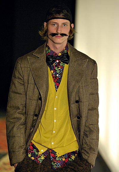 Фото Показ коллекции мужской зимней одежды Денис Симачев сезона «осень-зима 2008» Фото Показ коллекции мужской зимней одежды Денис Симачев сезона «осень-зима 2008»