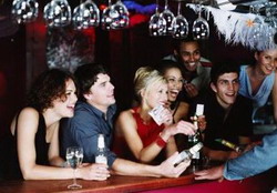 Если ты решил оттянуться по полной в модном ночном клубе, усвой правила Faсe Control... Если ты решил оттянуться по полной в модном ночном клубе, усвой правила Faсe Control...